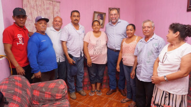 Estrecho acercamiento de Polo con panistas