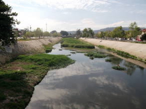 El agua no se retiene, se le abre paso