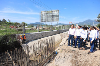 Obra para impedir inundaci&oacute;n por lluvia, realiza el gobierno Echevarrista