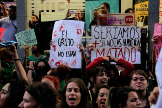Mujeres vivas a la hoguera sin probable culpa alguna