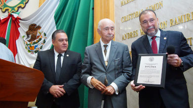 Entrega Congreso medallas al m&eacute;rito ciudadano
