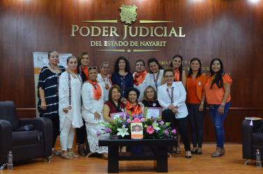 Mujeres en contra de violencia pol&iacute;tica, exigen derechos electorales