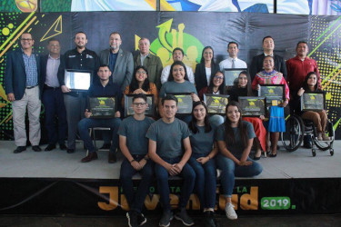 Nueve recibieron el Premio Estatal de la Juventud