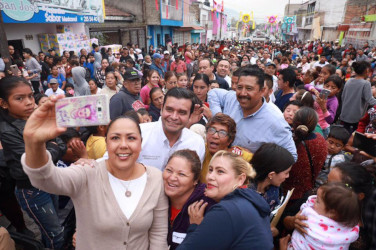 En posada, el gobernador ratifica compromiso de luchar contra corrupci&oacute;n