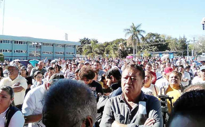 Trabajadores de la UAN que no son universitarios