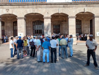 Temor y desesperanza entre los trabajadores bajo lista de raya