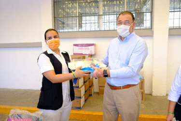 Doctor Polo Dom&iacute;nguez solidario con pasantes de Enfermer&iacute;a