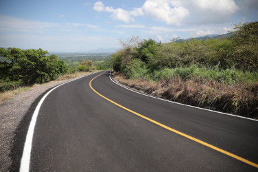 Gobierno Echevarrista rehabilita carretera en Amatl&aacute;n de Ca&ntilde;as