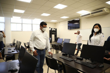 Entrega To&ntilde;o obras hidr&aacute;ulicas y deportivas en Ruiz
