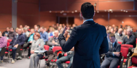 Busca Congreso representante de oratoria 