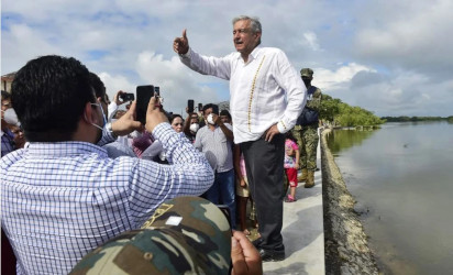 Solo con el pueblo se puede transformar al pa&iacute;s: AMLO