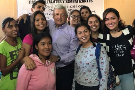 La atenci&oacute;n a j&oacute;venes: una prioridad para AMLO
