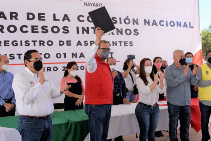 Cota es precandidato en el PRI