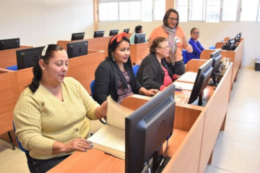 Las mujeres deben recibir capacitaci&oacute;n al interior de partidos pol&iacute;ticos