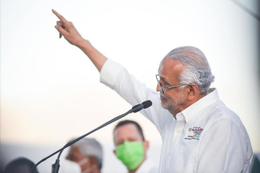 Sin duda, el Dr. Navarro en caballo de hacienda