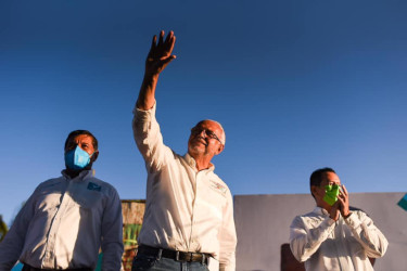 Navarro directo al triunfo; pleno el apoyo nacional de MORENA