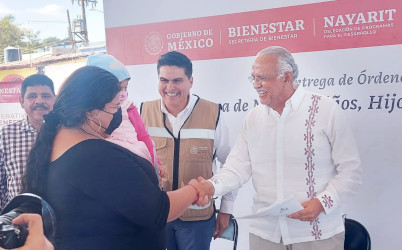 14 mil familias, afectadas por hurac&aacute;n, reciben apoyo oficial