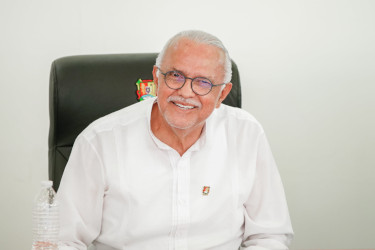 En pol&iacute;tica, el Dr. Navarro podr&iacute;a ir a las grandes ligas