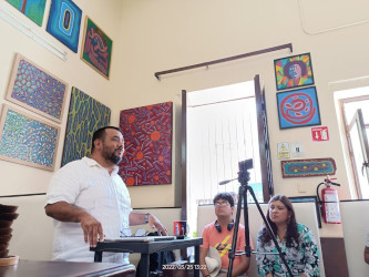 El teatro seguir&aacute;: Luis Alberto Bravo