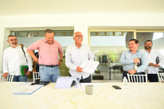 El gobernador Navarro dispuesto a abrir caminos de transformaci&oacute;n.