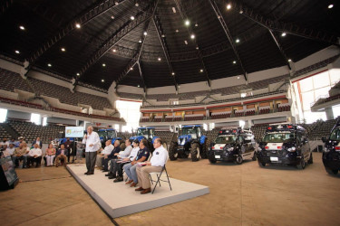 Al gobierno de Nayarit llegaron ambulancias 