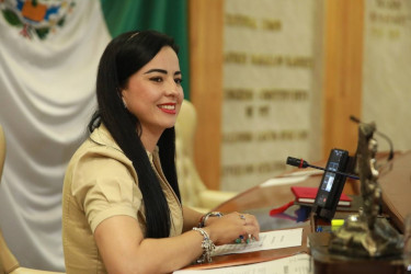 En Congreso del Estado, a Morena le crecieron los enanos