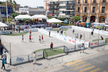 Arranca torneo de f&uacute;tbol "de la calle a la cancha"