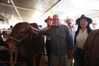 Exige gobernador Navarro eliminar ganado enfermo