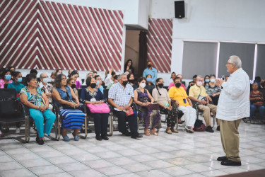 Personas de la tercera edad capacitados en elaboraci&oacute;n de testamento