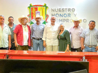 Dialoga el gobernador con comisariados ejidales